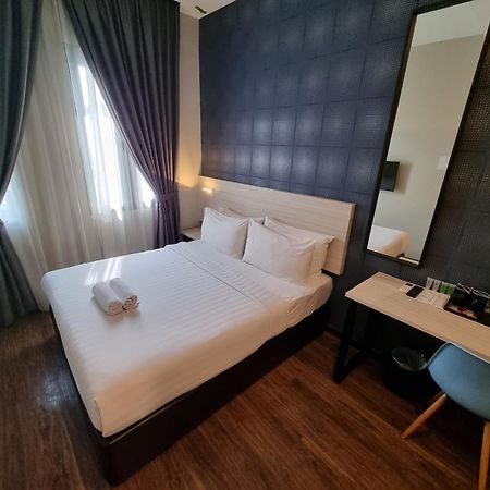 The Square Hotel Skudai Extérieur photo