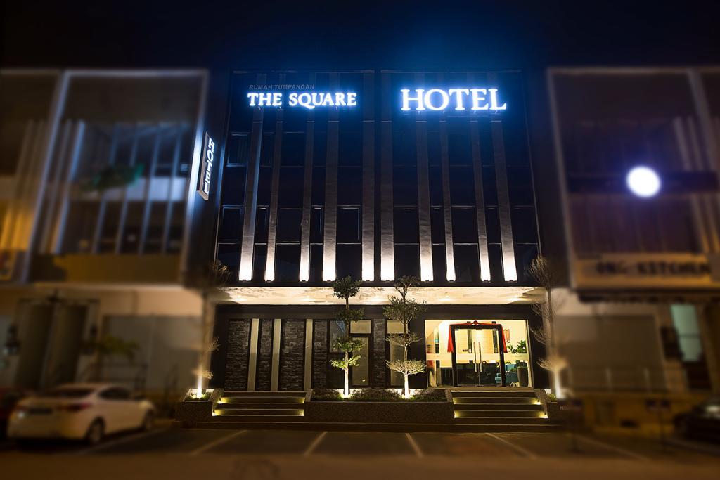 The Square Hotel Skudai Extérieur photo