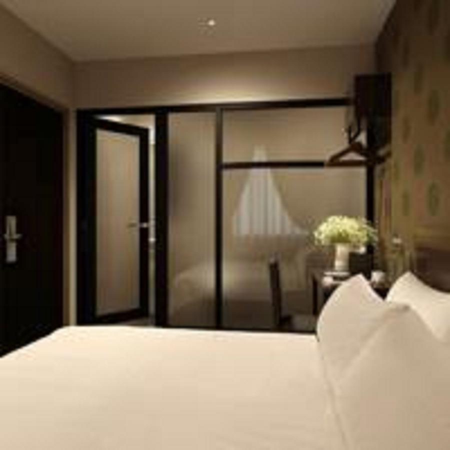 The Square Hotel Skudai Extérieur photo
