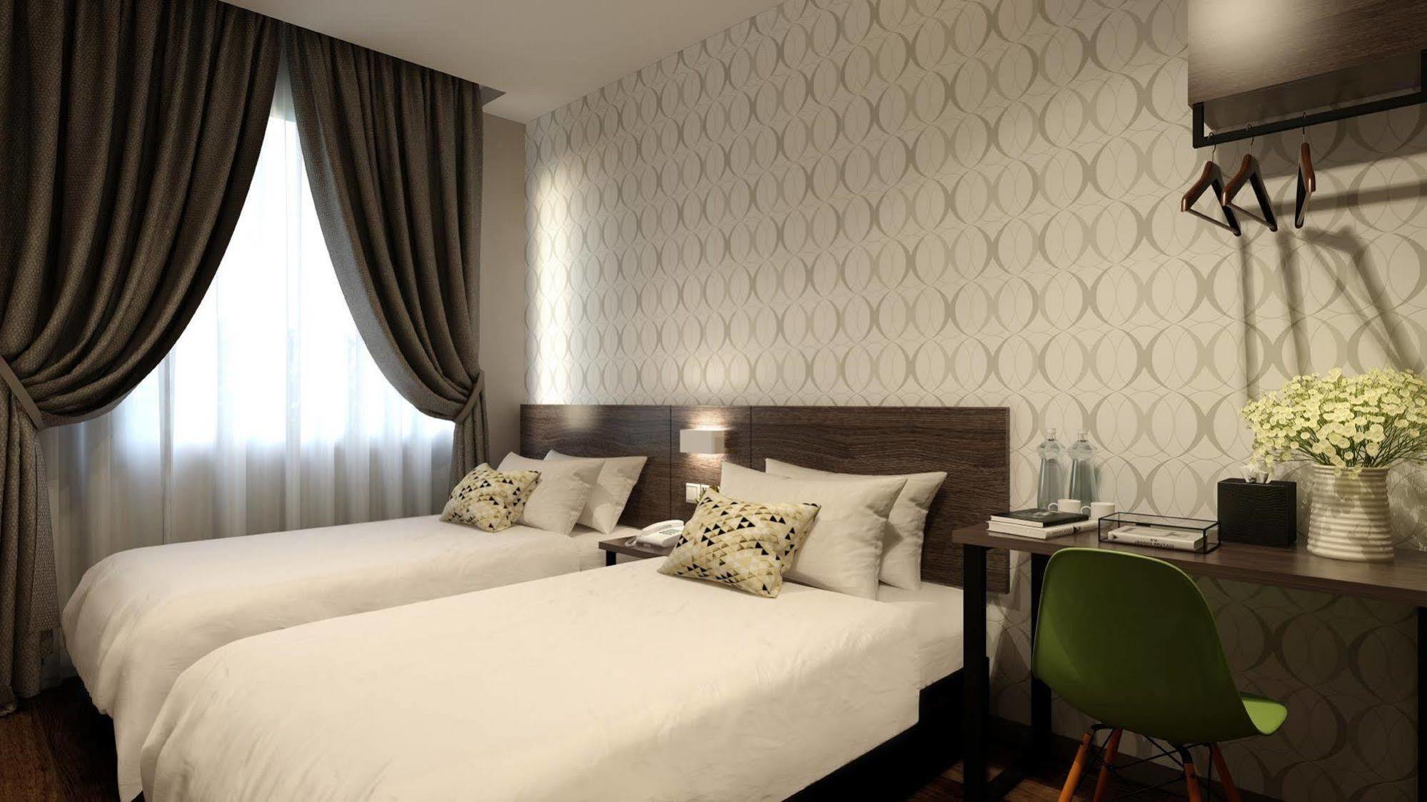 The Square Hotel Skudai Extérieur photo