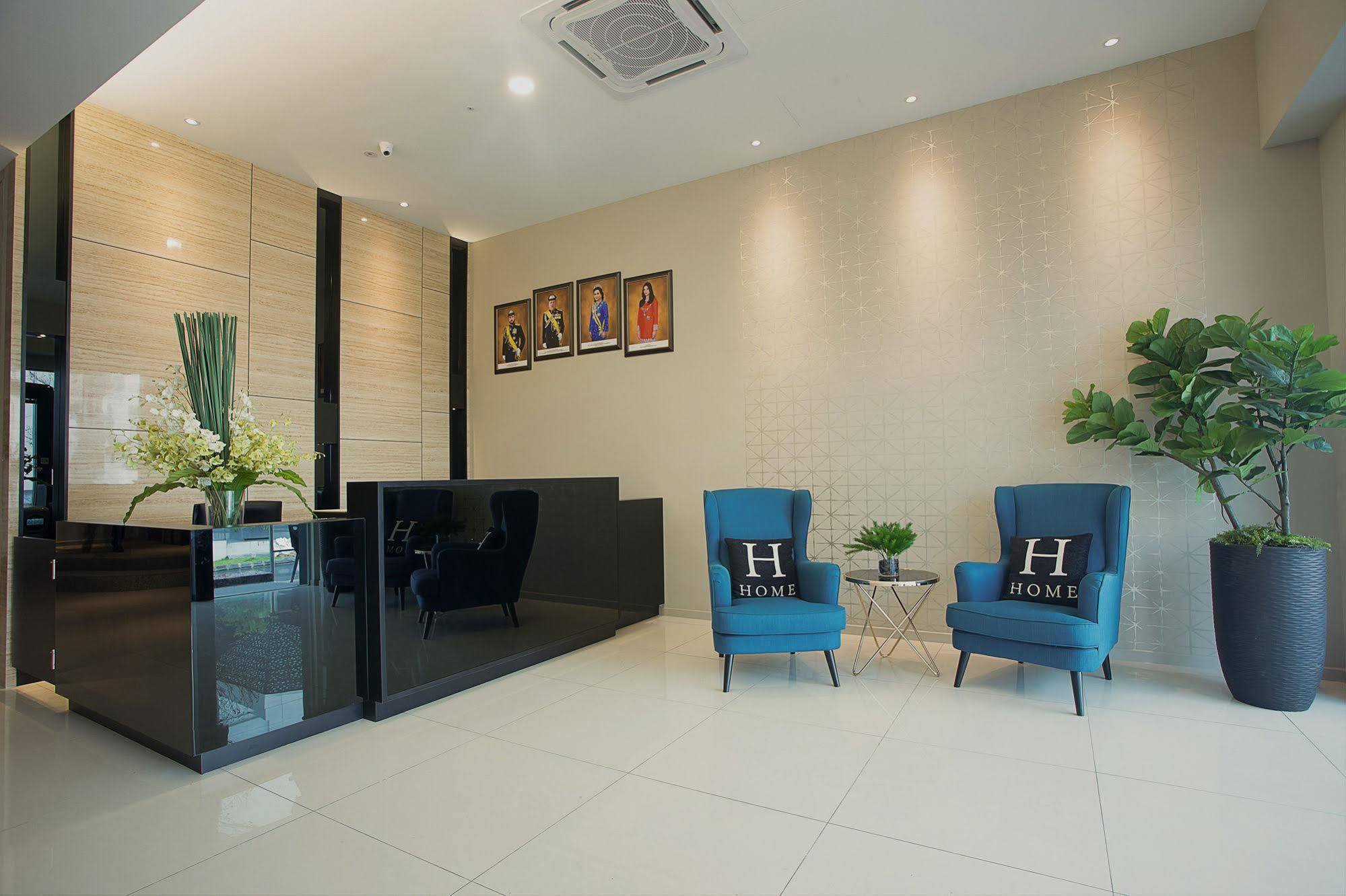 The Square Hotel Skudai Extérieur photo