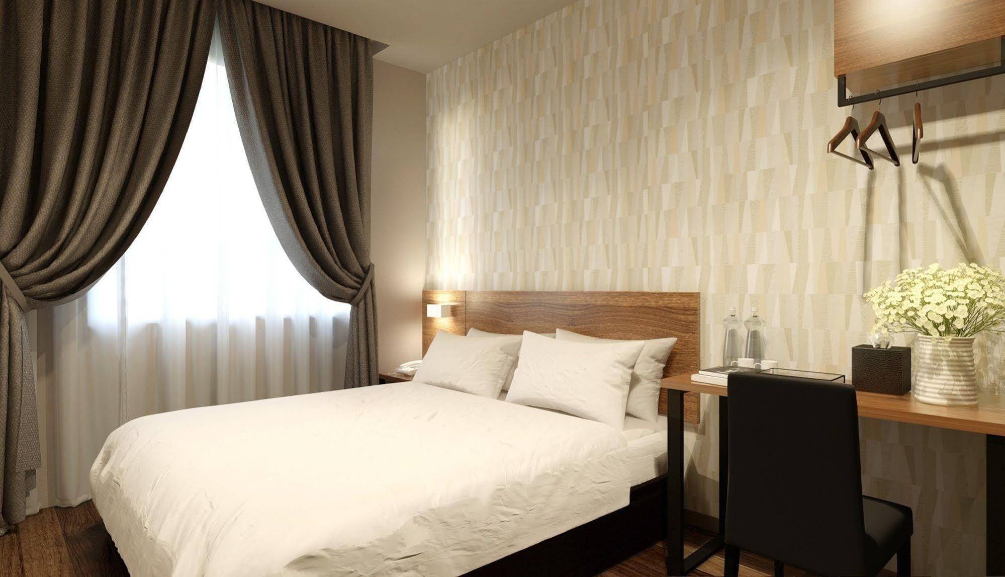 The Square Hotel Skudai Extérieur photo