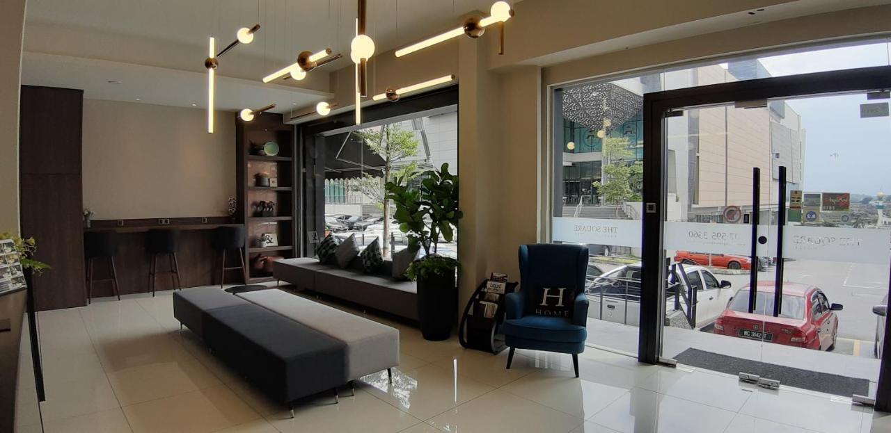 The Square Hotel Skudai Extérieur photo